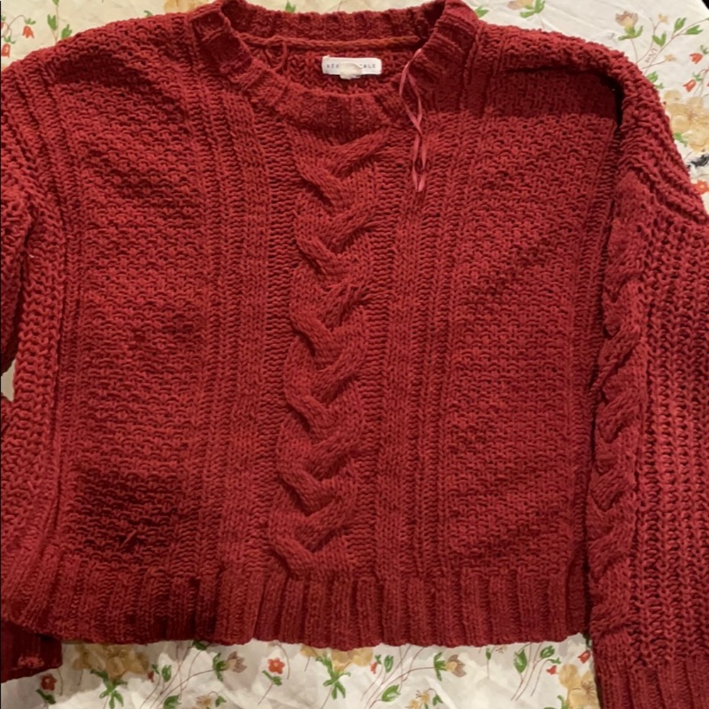 Red/burgundy knitted sweater